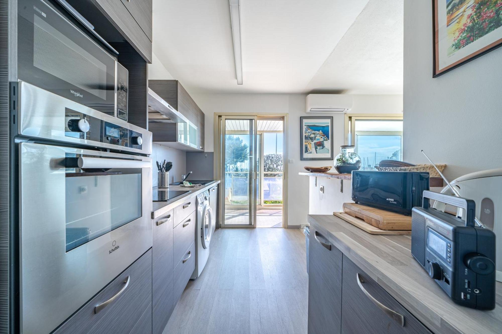 Magnifique 2 Pieces Vue Mer - Parking Proche Plage Saint-Laurent-du-Var Exterior foto