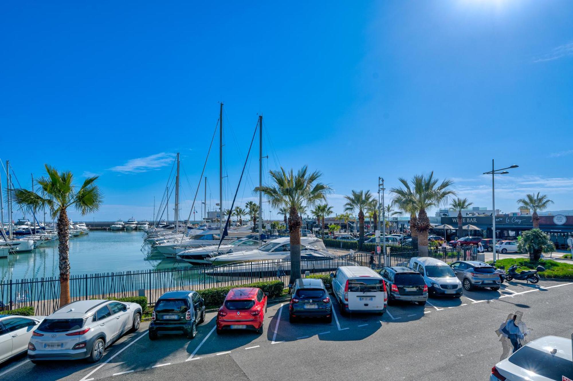 Magnifique 2 Pieces Vue Mer - Parking Proche Plage Saint-Laurent-du-Var Exterior foto